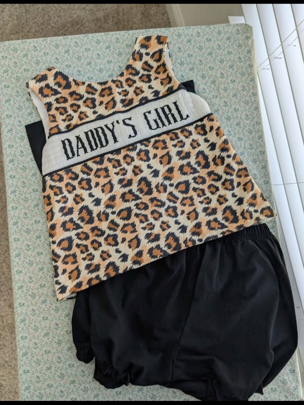 24 Mos Leopard Print Smocked Daddy's Girl Bloomer Set With Bow Back